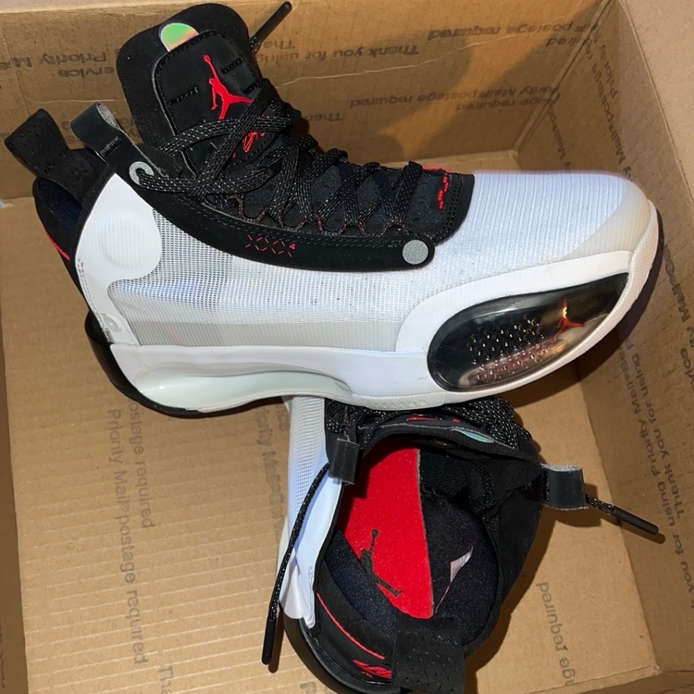 Air Jordan’s 34 (GS)